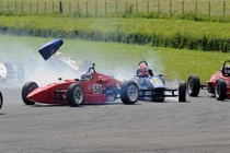Formula Vee - Bailey and Farrence clash in race 1