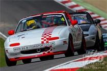 750 MOTOR CLUB – 5Club Mazda Mx5 Championship racing at Brands Hatch 2015